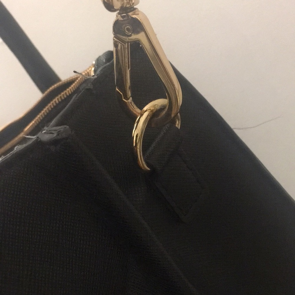 Large H&M Pocket Book - Picture 16 of 16